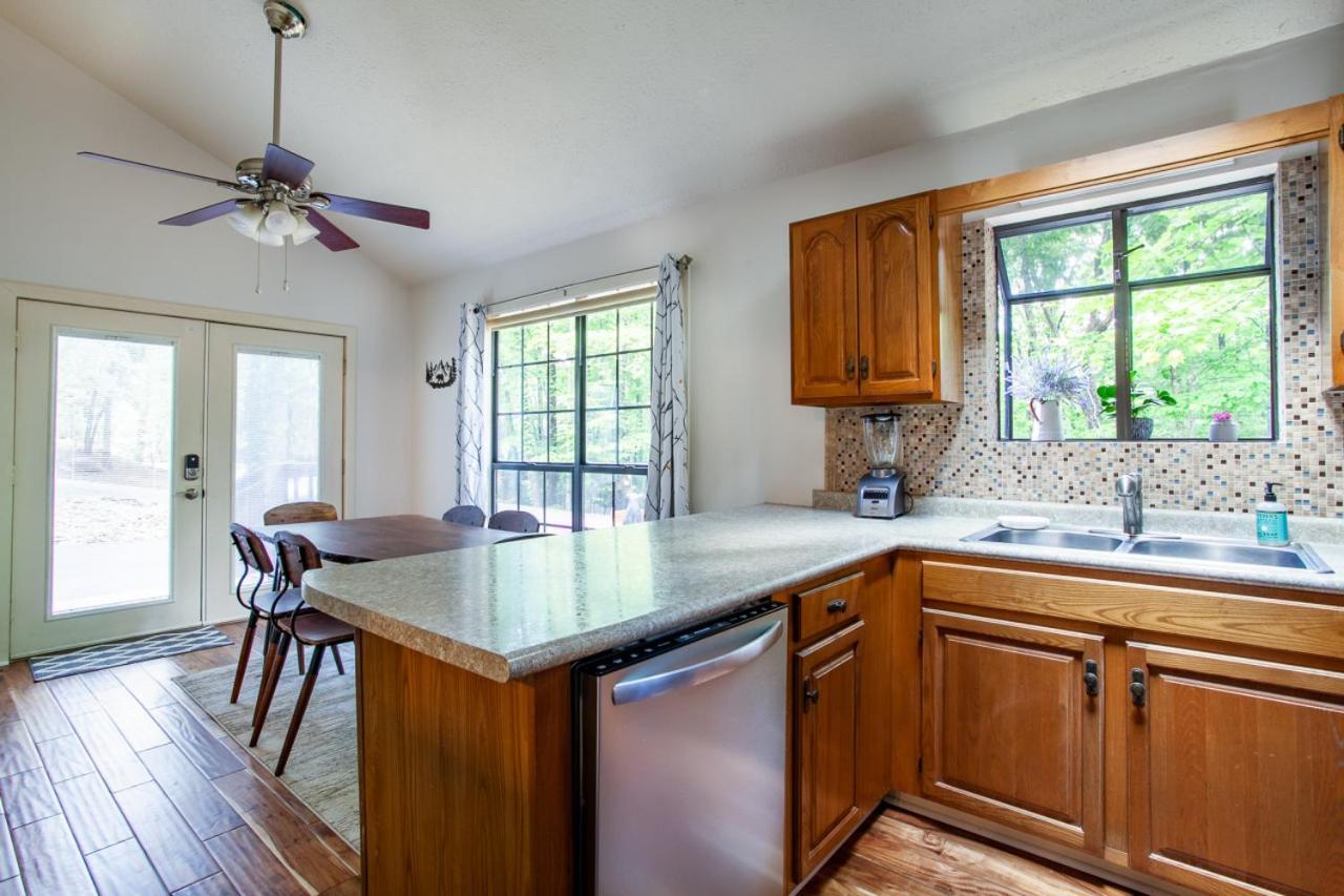 Little Cub Cottage - Mtn Views & Community Pools Gatlinburg Extérieur photo