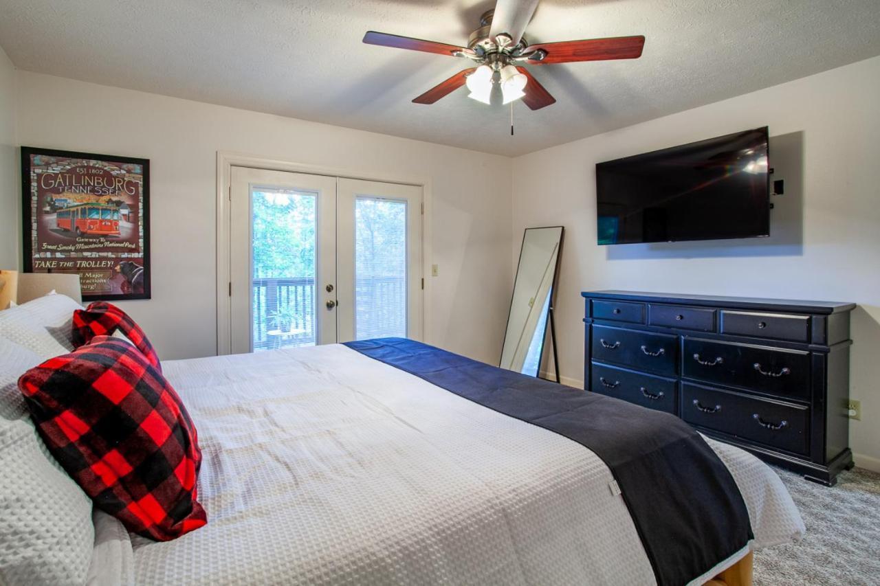 Little Cub Cottage - Mtn Views & Community Pools Gatlinburg Extérieur photo