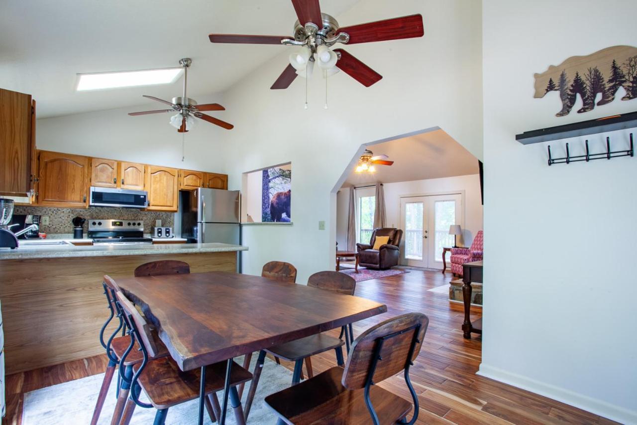 Little Cub Cottage - Mtn Views & Community Pools Gatlinburg Extérieur photo
